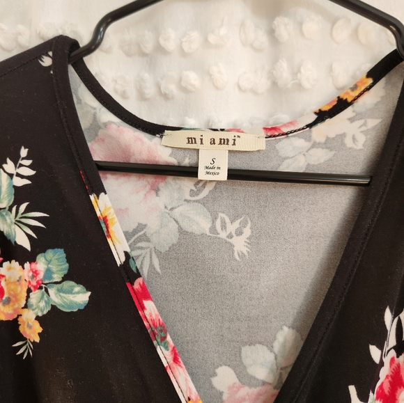 Floral patterned black dress that ties on the side, size small by Miami - Picture 2 of 2